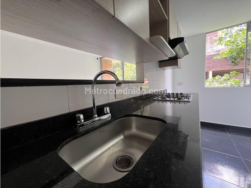 3BR Apartment with Parking in Envigado - 4