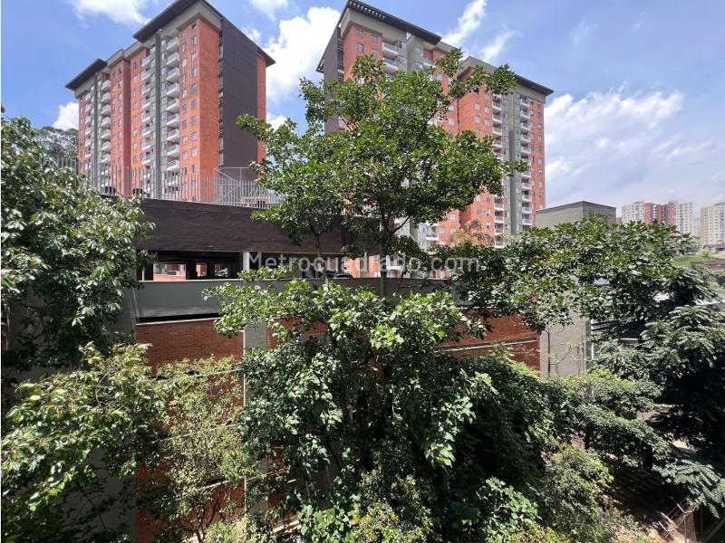 3BR Apartment with Parking in Envigado - 8