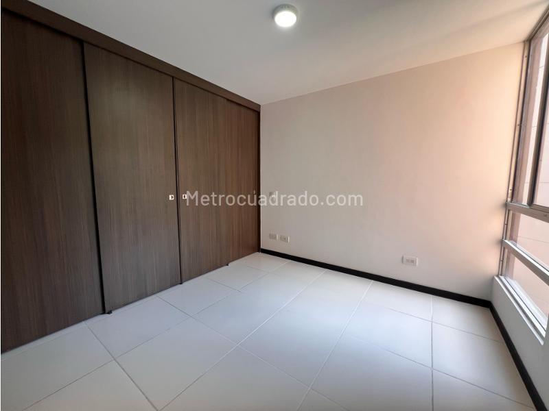 3BR Apartment with Parking in Envigado - 9