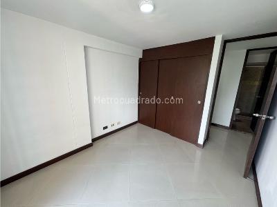 Apartamento en venta en Loma De Los Bernal, Medellín · foto 11 de 16