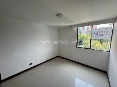 Apartamento en venta en Loma De Los Bernal, Medellín · foto 12 de 16