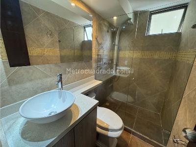Apartamento en venta en Loma De Los Bernal, Medellín · foto 14 de 16