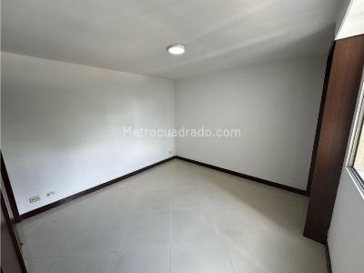 Apartamento en venta en Loma De Los Bernal, Medellín · foto 15 de 16