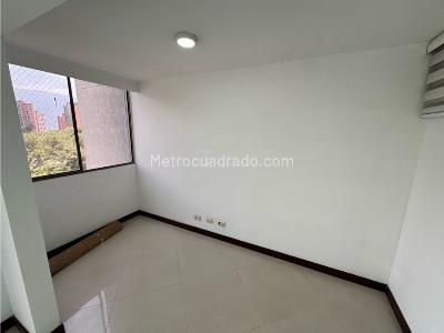 Apartamento en venta en Loma De Los Bernal, Medellín · foto 4 de 16