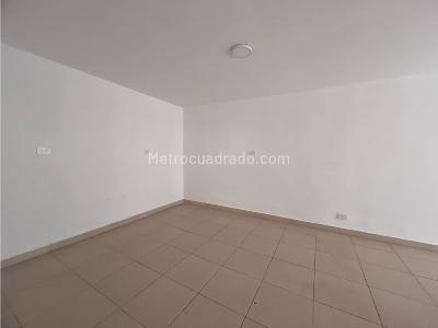 Casa de 2 alcobas en venta en Conquistadores, Medellín, 180 m² · foto 3 de 9
