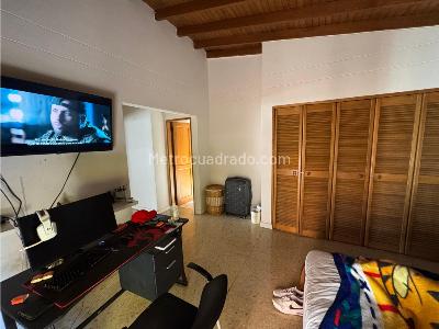 Apartamento de 4 alcobas en venta en Laureles, Medellín, 494 m² · foto 16 de 20