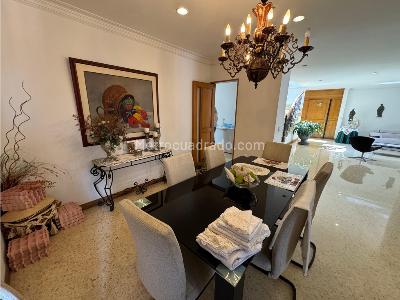 Apartamento de 4 alcobas en venta en Laureles, Medellín, 494 m² · foto 2 de 20