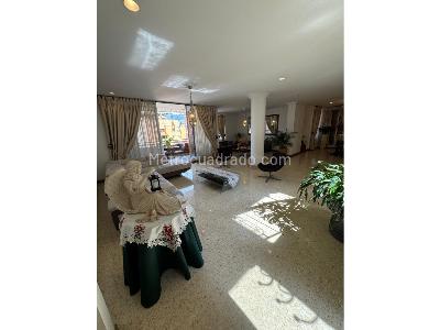 Apartamento de 4 alcobas en venta en Laureles, Medellín, 494 m² · foto 3 de 20