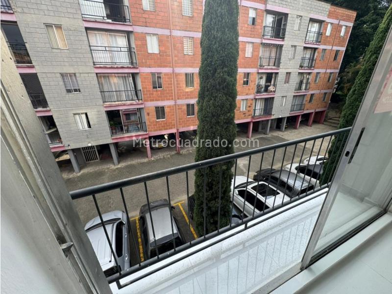 3BR Apartment in Calasanz with Balcony & Gas Network - 2
