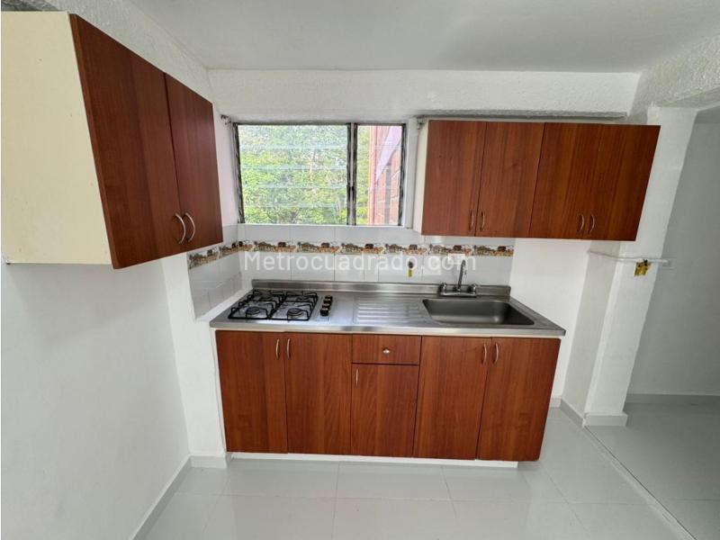 3BR Apartment in Calasanz with Balcony & Gas Network - 3