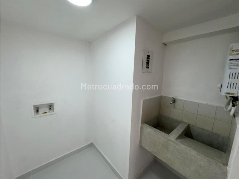 3BR Apartment in Calasanz with Balcony & Gas Network - 4