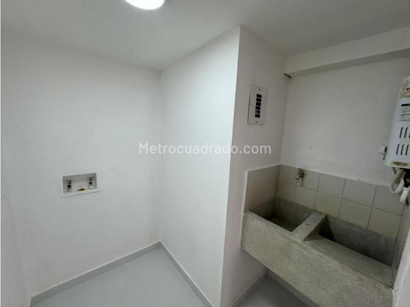 3BR Apartment in Calasanz with Balcony & Gas Network - 7