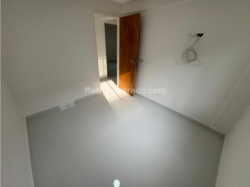 3BR Apartment in Calasanz with Balcony & Gas Network - 8