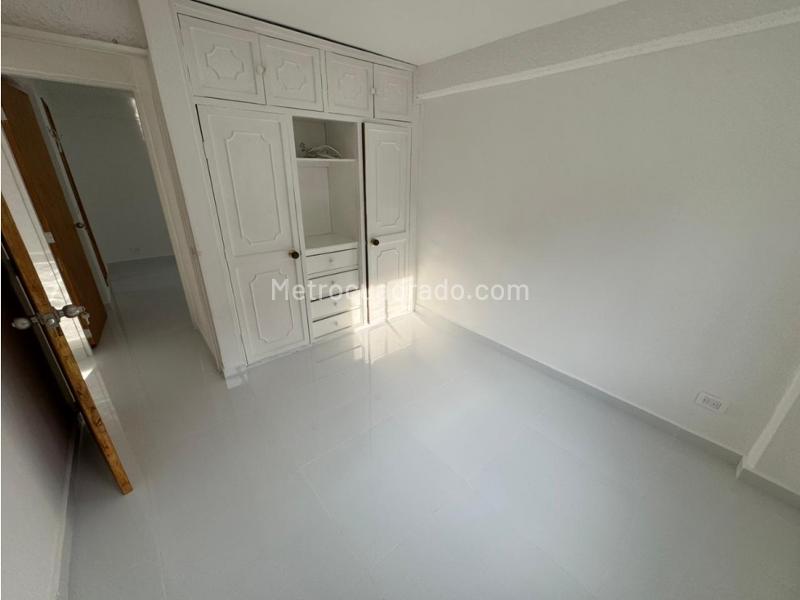 3BR Apartment in Calasanz with Balcony & Gas Network - 9