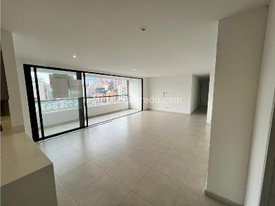 Apartamento de 3 alcobas en arriendo en El Poblado, Medellín, 121 m² · foto 3 de 18