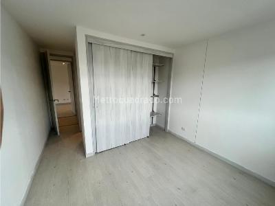 Apartamento de 3 alcobas en arriendo en El Poblado, Medellín, 121 m² · foto 5 de 18