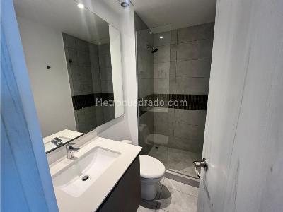 Apartamento de 3 alcobas en arriendo en El Poblado, Medellín, 121 m² · foto 7 de 18