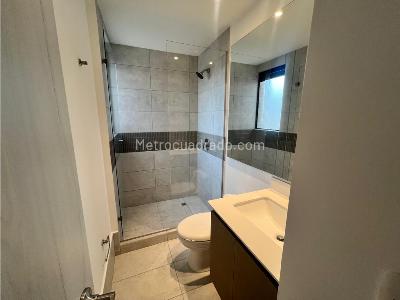 Apartamento de 3 alcobas en arriendo en El Poblado, Medellín, 121 m² · foto 14 de 18
