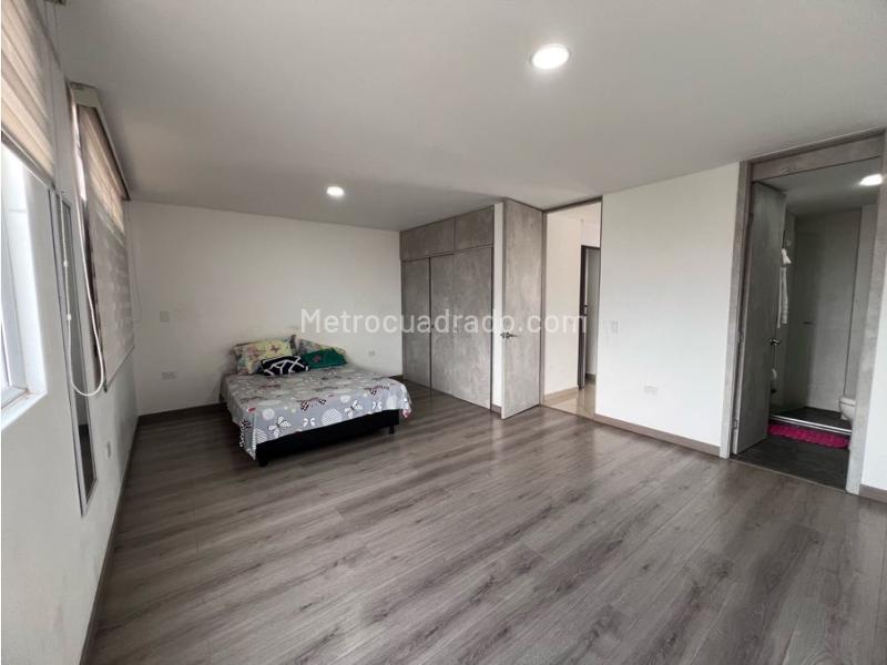 Luxury 4BR Penthouse in Simon Bolivar - 6