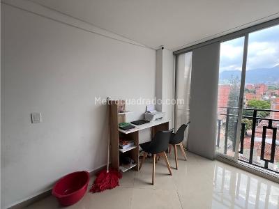 Apartamento de 3 alcobas en arriendo en Laureles, Medellín, 120 m² · foto 9 de 16