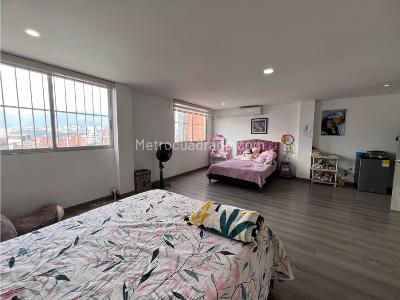 Apartamento de 3 alcobas en arriendo en Laureles, Medellín, 120 m² · foto 15 de 16
