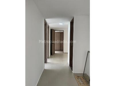 Apartamento de 3 alcobas en venta en Laureles, Medellín, 94 m² · foto 12 de 17