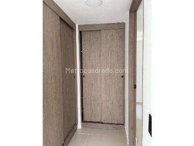 Apartamento de 3 alcobas en venta en Laureles, Medellín, 94 m² · foto 13 de 17