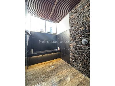 Apartaestudio en venta en El Poblado, Medellín, 100 m² · foto 7 de 13