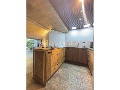 Apartaestudio en venta en El Poblado, Medellín, 100 m² · foto 11 de 13