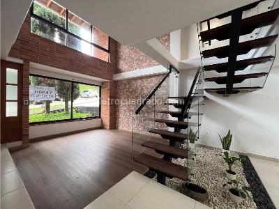 Casa de 4 alcobas en venta en Sabaneta, Sabaneta, 260 m² · foto 13 de 20