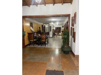 Apartamento de 4 alcobas en venta en Laureles, Medellín, 210 m² · foto 2 de 20