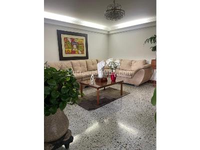Apartamento de 4 alcobas en venta en Laureles, Medellín, 210 m² · foto 3 de 20