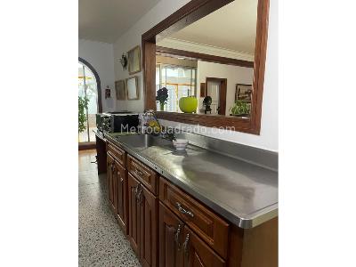 Apartamento de 4 alcobas en venta en Laureles, Medellín, 210 m² · foto 8 de 20