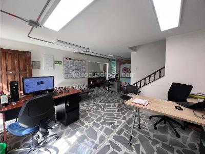 Casa de 3 alcobas en venta en Belen, Medellín, 352 m² · foto 2 de 20