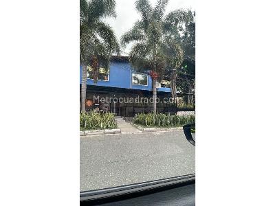 Casa de 3 alcobas en venta en Belen, Medellín, 352 m² · foto 4 de 20