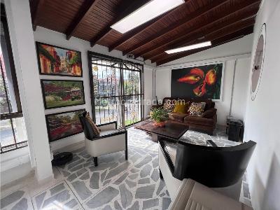 Casa de 3 alcobas en venta en Belen, Medellín, 352 m² · foto 12 de 20