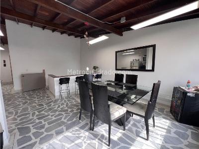 Casa de 3 alcobas en venta en Belen, Medellín, 352 m² · foto 15 de 20