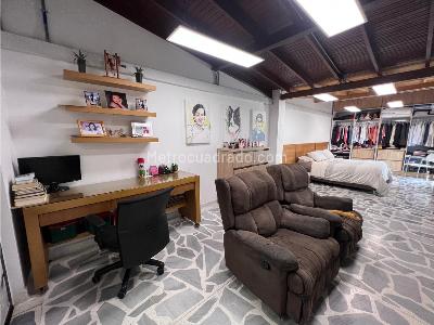 Casa de 3 alcobas en venta en Belen, Medellín, 352 m² · foto 16 de 20