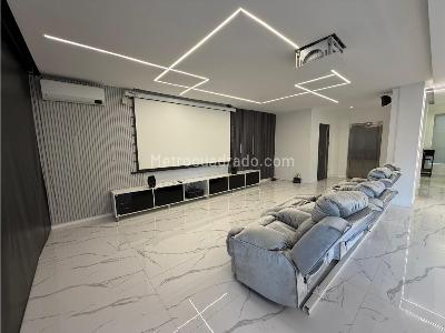 Apartamento de 3 alcobas en venta en El Poblado, Medellín, 230 m² · foto 2 de 20
