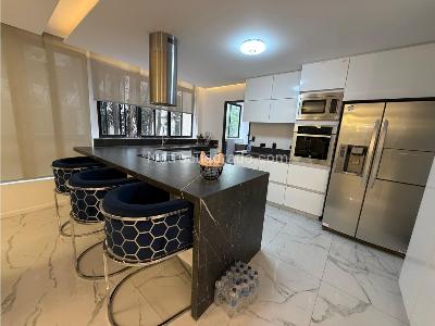 Apartamento de 3 alcobas en venta en El Poblado, Medellín, 230 m² · foto 4 de 20