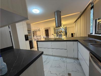 Apartamento de 3 alcobas en venta en El Poblado, Medellín, 230 m² · foto 7 de 20