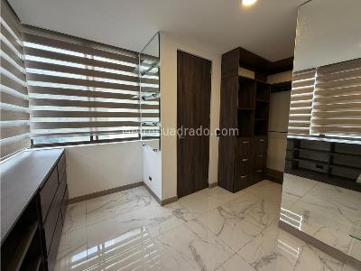 Apartamento de 3 alcobas en venta en El Poblado, Medellín, 230 m² · foto 8 de 20
