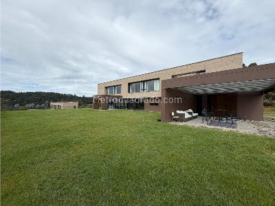 Casa de 4 alcobas en venta en Envigado, Envigado, 403 m² · foto 5 de 20
