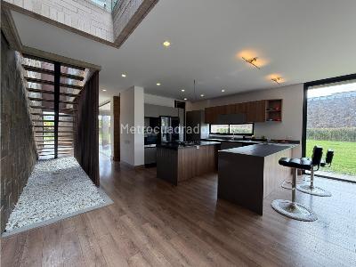 Casa de 4 alcobas en venta en Envigado, Envigado, 403 m² · foto 7 de 20