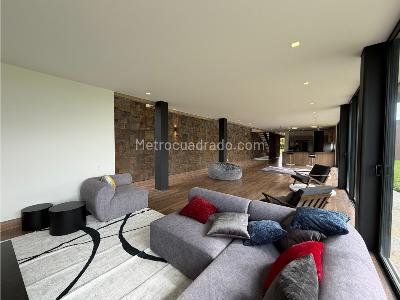 Casa de 4 alcobas en venta en Envigado, Envigado, 403 m² · foto 9 de 20