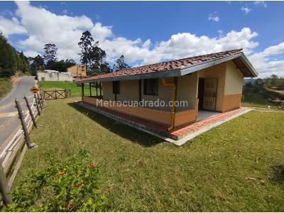 Casa de 3 alcobas en venta en Rionegro, Rionegro, 552 m² · foto 2 de 20