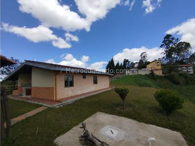 Casa de 3 alcobas en venta en Rionegro, Rionegro, 552 m² · foto 15 de 20