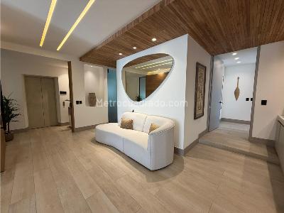 Apartamento de 3 alcobas en venta en El Poblado, Medellín, 345 m² · foto 4 de 20
