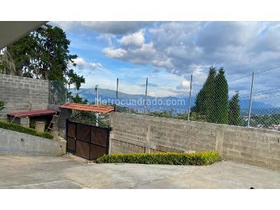 Casa de 5 alcobas en venta en San Cristobal, Medellín, 500 m² · foto 2 de 20