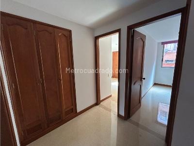 Apartamento de 3 alcobas en venta en Laureles, Medellín, 115 m² · foto 10 de 18